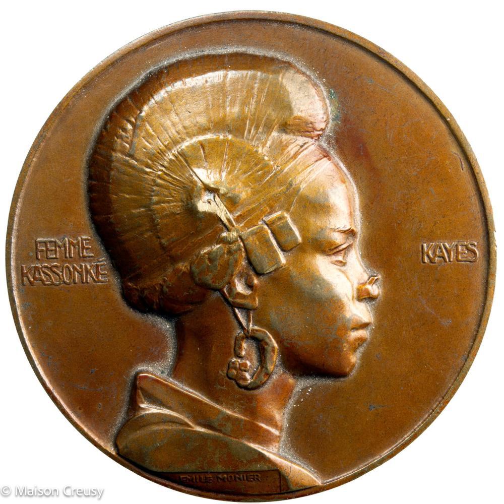 M Daille En Bronze Femme Kassonke Par Monier Paris Numismeo